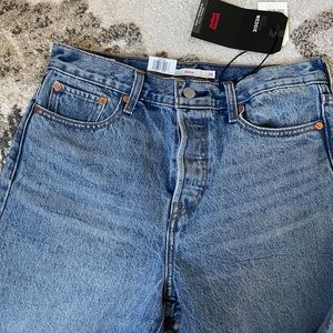 Women’s Levi Wedgie Fit Jeans Never Worn